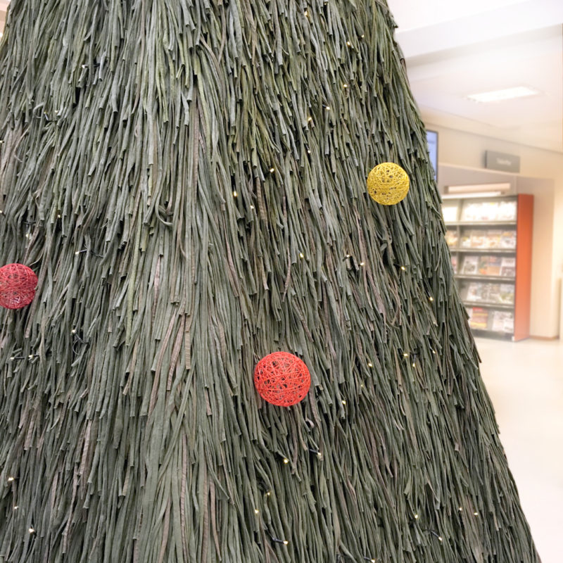 Textil julgran för Lunds Stadsbiblioteket Marie Ledendal